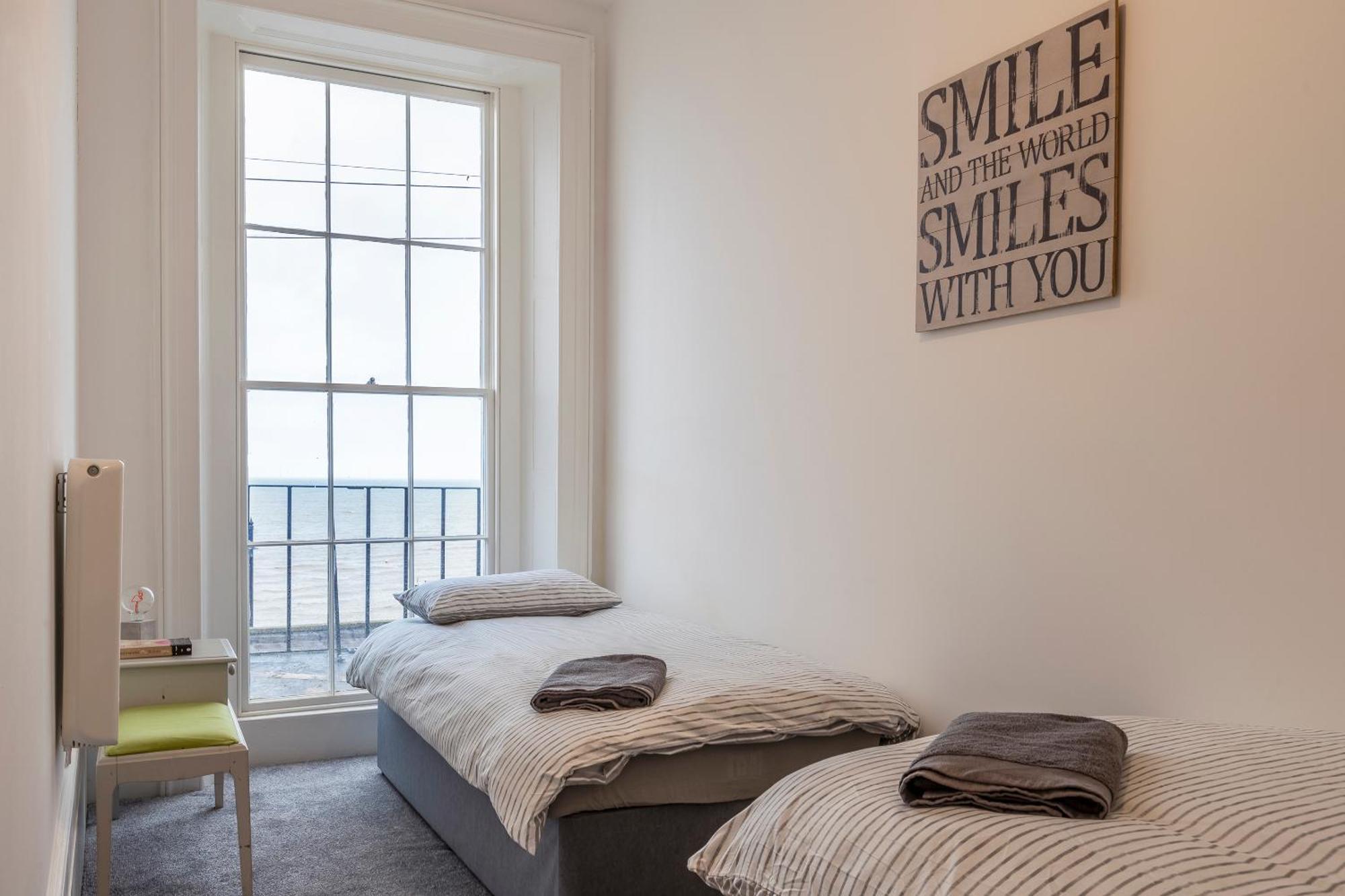 Seaside Serenity: Stylish Sea View Apartments In Herne Bay Exterior foto