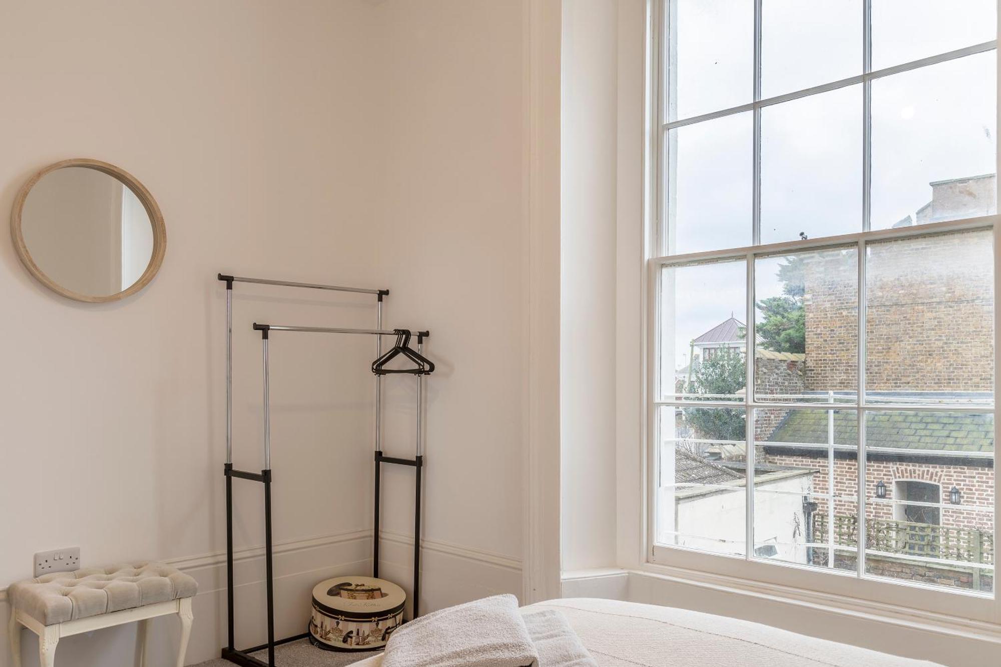 Seaside Serenity: Stylish Sea View Apartments In Herne Bay Exterior foto