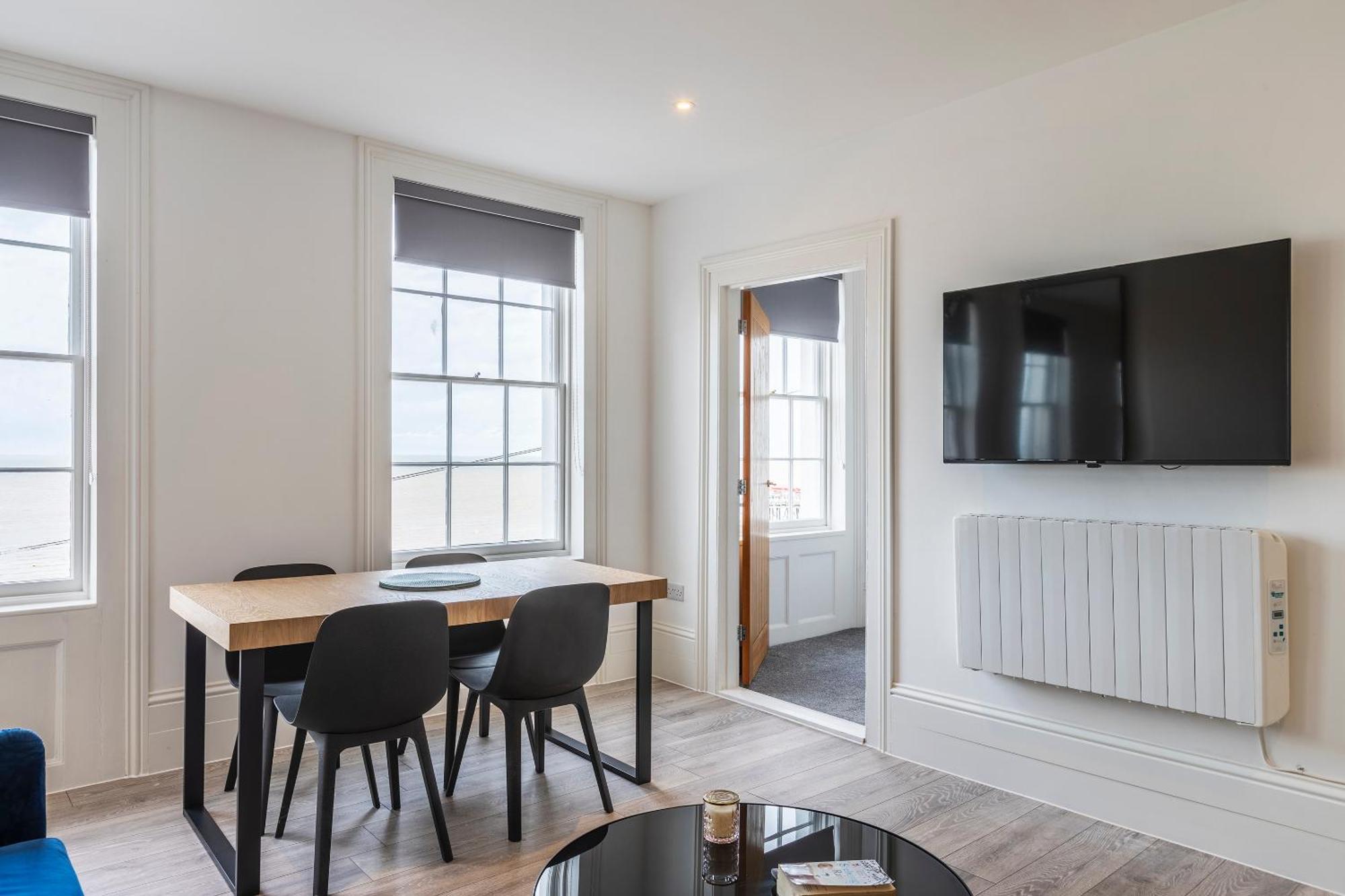 Seaside Serenity: Stylish Sea View Apartments In Herne Bay Exterior foto