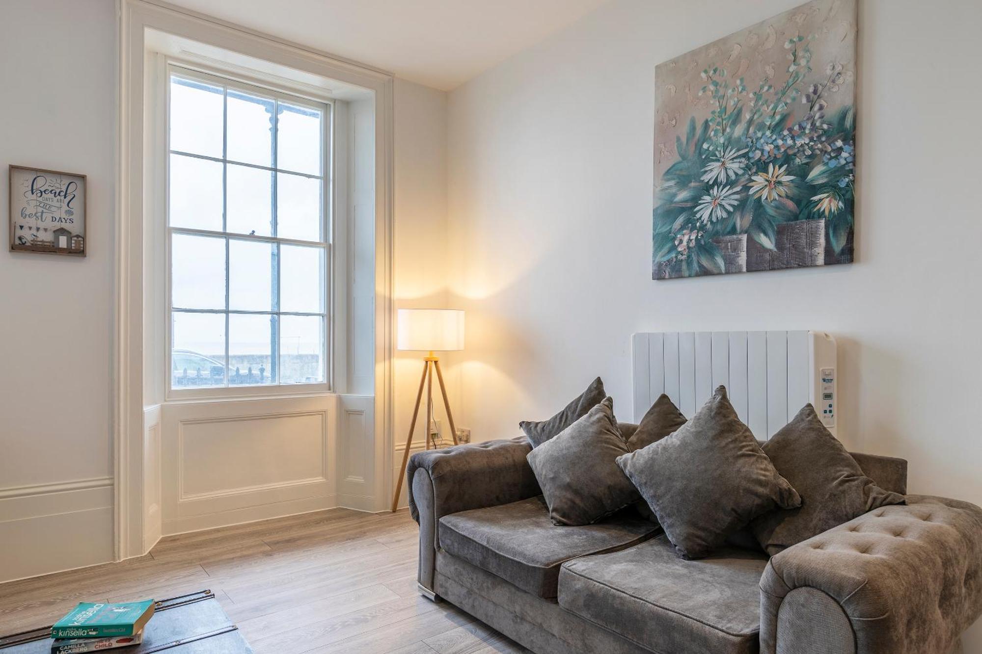 Seaside Serenity: Stylish Sea View Apartments In Herne Bay Exterior foto